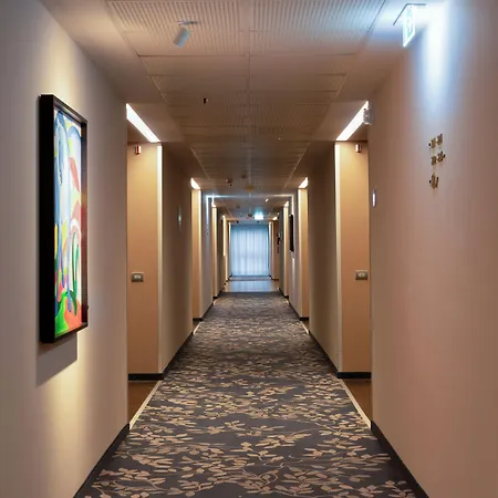 Hotel Doubletree By Hilton Milan Malpensa *