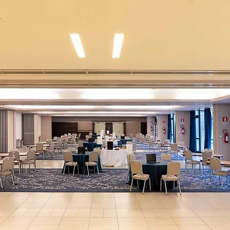 Hotel Doubletree By Hilton Milan Malpensa *